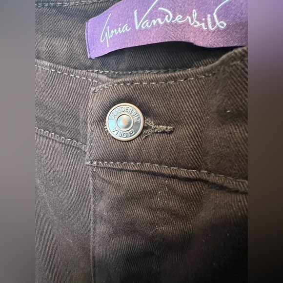 WJ2. Gloria Vanderbilt Amanda Brown āJeansā 14P ⢠Rise 11 ⢠Inseam 26 - Picture 8 of 9